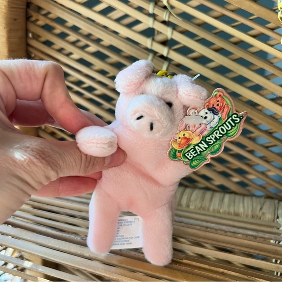 NWT Bean Sprouts Piggy Keychain - Picture 6 of 6